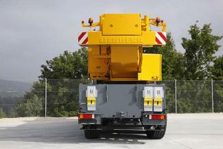 Macarale all-terrain Liebherr LTM 1055-3.2