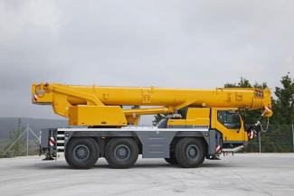 Macarale all-terrain Liebherr LTM 1055-3.2