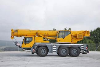 Macarale all-terrain Liebherr LTM 1055-3.2