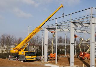 Macarale all-terrain Liebherr LTM 1055-3.2 