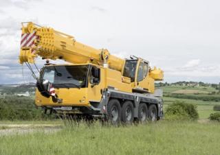 Macarale all-terrain Liebherr LTM 1070-4.2 