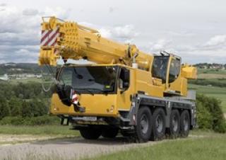 Macarale all-terrain Liebherr LTM 1070-4.2 