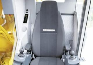 Macarale all-terrain Liebherr LTM 1070-4.2 