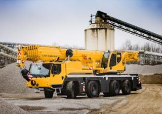 Macarale all-terrain Liebherr LTM 1090-4.2 