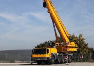 Macarale all-terrain Liebherr LTM 1095-5.1 