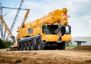 Macarale all-terrain Liebherr LTM 1100-5.2 