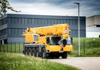 Macarale all-terrain Liebherr LTM 1100-5.2 