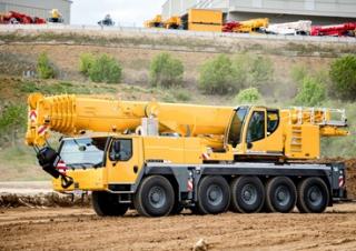 Macarale all-terrain Liebherr LTM 1100-5.2 