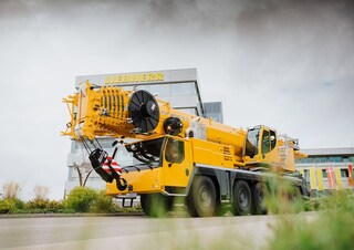 Macarale all-terrain Liebherr LTM 1150-5.3