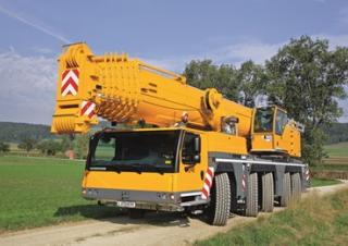 Macarale all-terrain Liebherr LTM 1200-5.1 