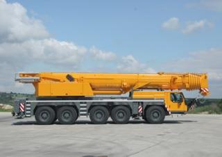 Macarale all-terrain Liebherr LTM 1200-5.1 