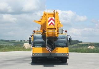 Macarale all-terrain Liebherr LTM 1200-5.1 