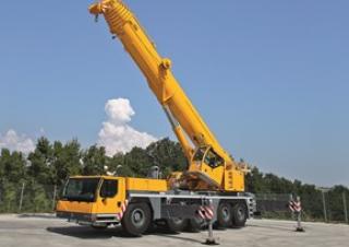 Macarale all-terrain Liebherr LTM 1200-5.1 