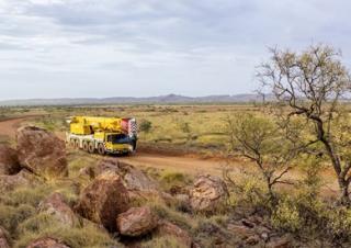 Macarale all-terrain Liebherr LTM 1200-5.1 