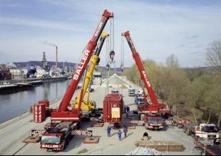 Macarale all-terrain Liebherr LTM 1200-5.1 