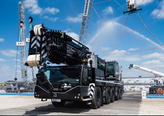 Macarale all-terrain Liebherr LTM 1230-5.1