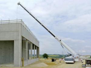 Macarale all-terrain Liebherr LTM 1300-6.2 