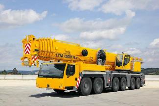 Macarale all-terrain Liebherr LTM 1300-6.2 