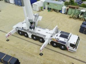 Macarale all-terrain Liebherr LTM 1300-6.2 