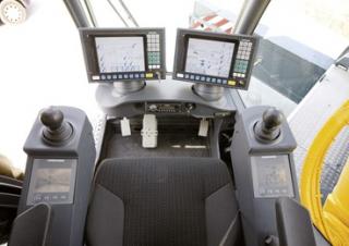 Macarale all-terrain Liebherr LTM 1350-6.1 