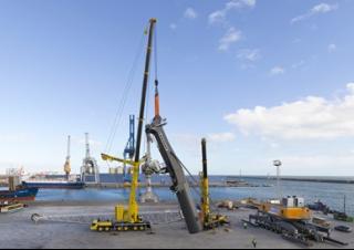 Macarale all-terrain Liebherr LTM 1350-6.1 