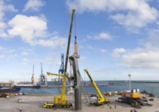 Macarale all-terrain Liebherr LTM 1350-6.1 