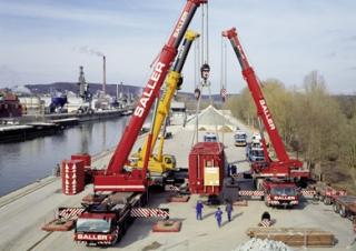 Macarale all-terrain Liebherr LTM 1400-7.1 