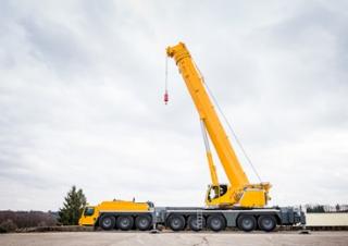Macarale all-terrain Liebherr LTM 1450-8.1 