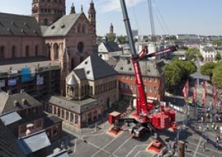 Macarale all-terrain Liebherr LTM 1750-9.1 