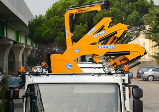 Macarale hidraulice de încărcare Effer 65 1S