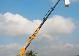 Macarale hidraulice de încărcare Effer 80 1S