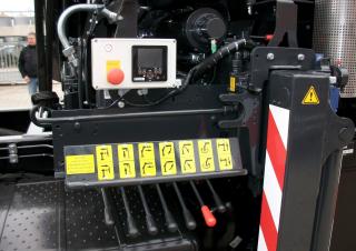 Macarale hidraulice de încărcare MKG HLK 106 HP a1