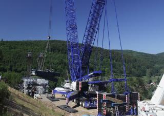 Macarale mobile - braț cu zăbrele Liebherr LG 1750