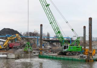 Macarale pe șenile - braț cu zăbrele Sennebogen 655E