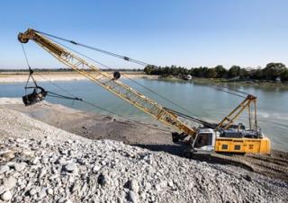 Macarale pe șenile - braț cu zăbrele Liebherr HS 8070