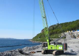 Macarale pe șenile - braț cu zăbrele Liebherr HS 8100