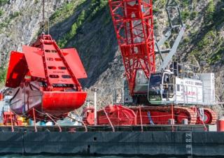 Macarale pe șenile - braț cu zăbrele Liebherr HS 8130