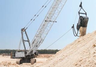 Macarale pe șenile - braț cu zăbrele Liebherr HS 8300