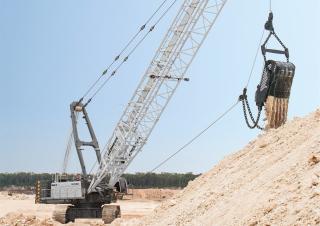 Macarale pe șenile - braț cu zăbrele Liebherr HS 8300.1