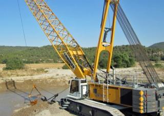 Macarale pe șenile - braț cu zăbrele Liebherr HS 895 HD