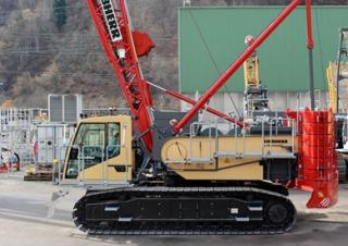 Macarale pe șenile - braț cu zăbrele Liebherr LR 1110