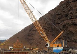 Macarale pe șenile - braț cu zăbrele Liebherr LR 1200