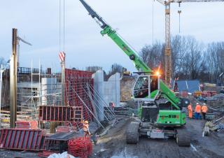 Macarale pe șenile - braț telescopic Sennebogen 613E