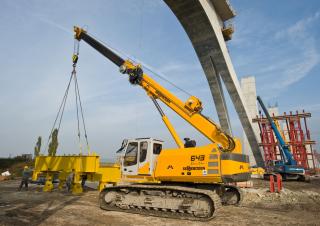 Macarale pe șenile - braț telescopic Sennebogen 643E