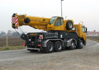 Macarale telescopice montate pe camion Marchetti MTK 1006