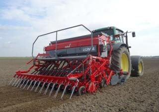 Mașini de însămânțat Unia FM T 700/3 D