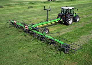 Mașini de întors fânul rotative DEUTZ-FAHR CoM 4622