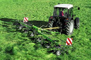 Mașini de întors fânul rotative DEUTZ-FAHR CoM 8331