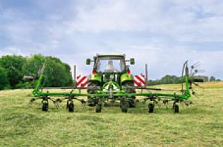 Mașini de întors fânul rotative DEUTZ-FAHR CoM 9021