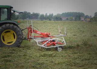 Mașini de întors fânul rotative Maschio Elia Pro 650